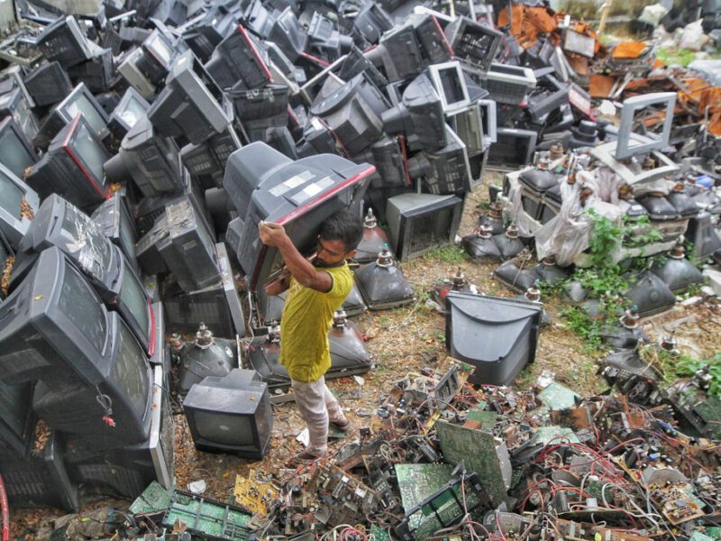 E-waste environmental cost